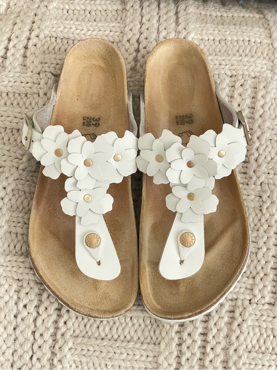 Birkenstock Shoes - Birkenstock Gizeh Flowers White Sandals Size 39 Reg Width Boho Cottage